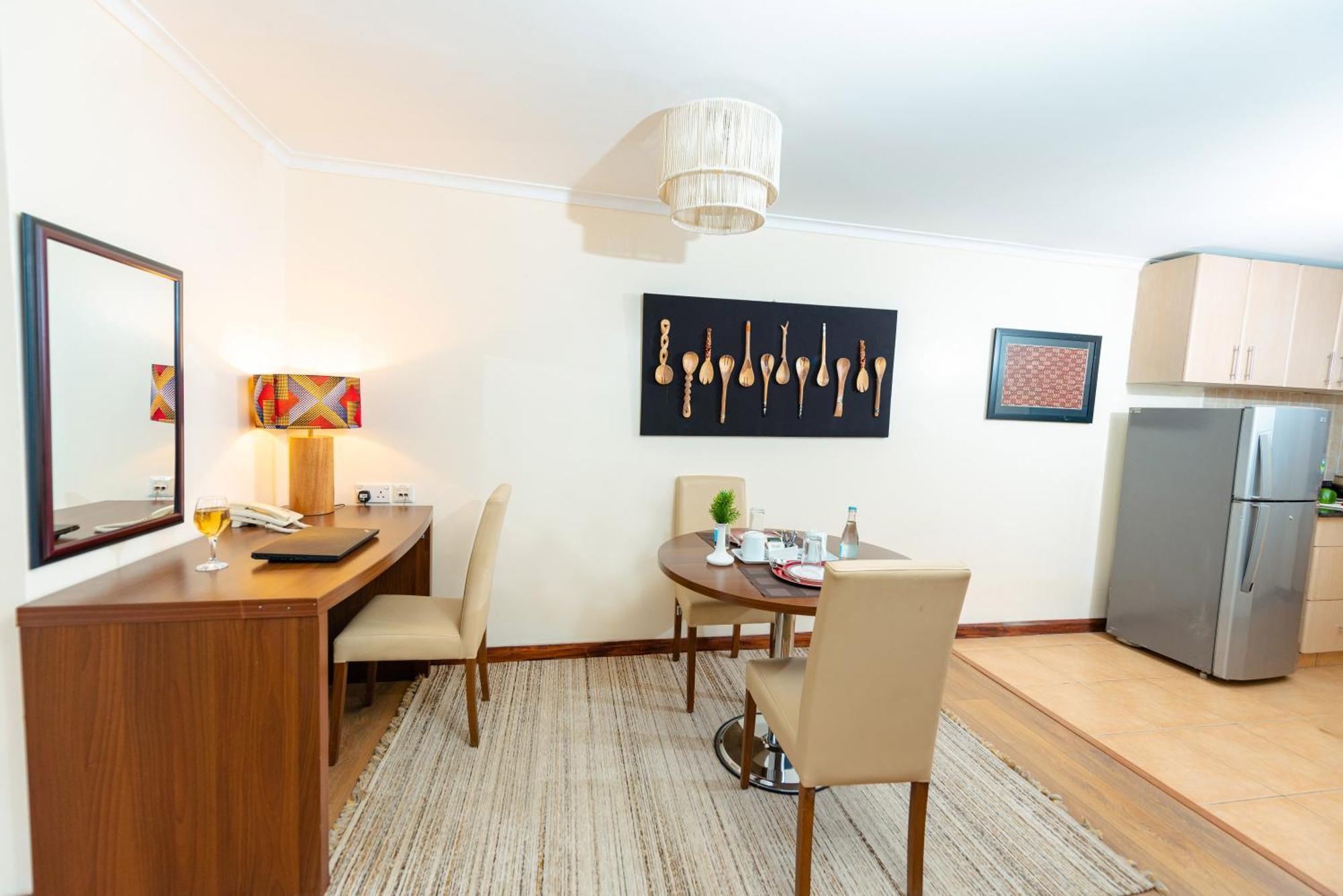 Апарт-отель Heri Heights Apartments, Surestay Collection By Western Найроби