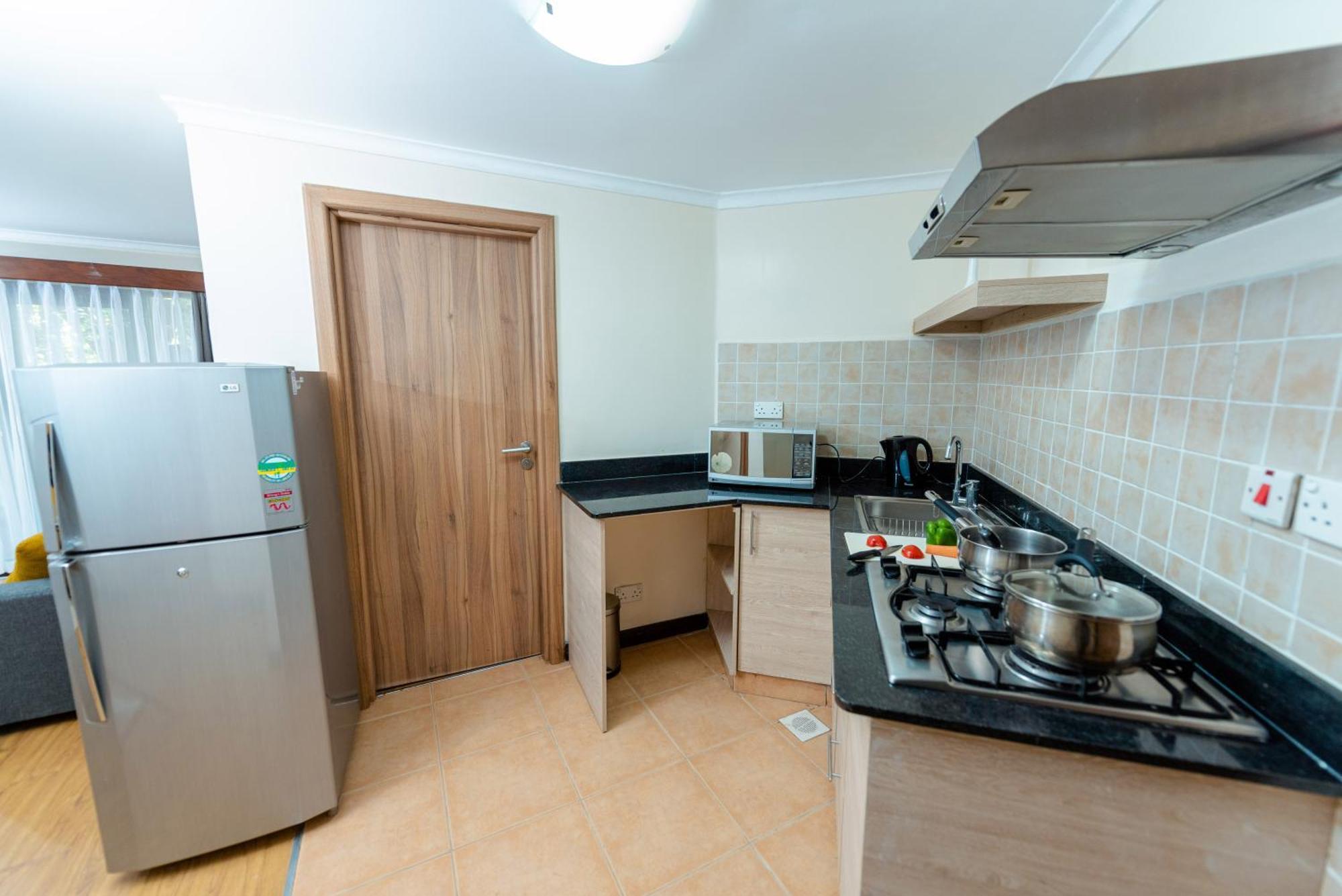 Heri Heights Apartments, Surestay Collection By Western Апарт-отель