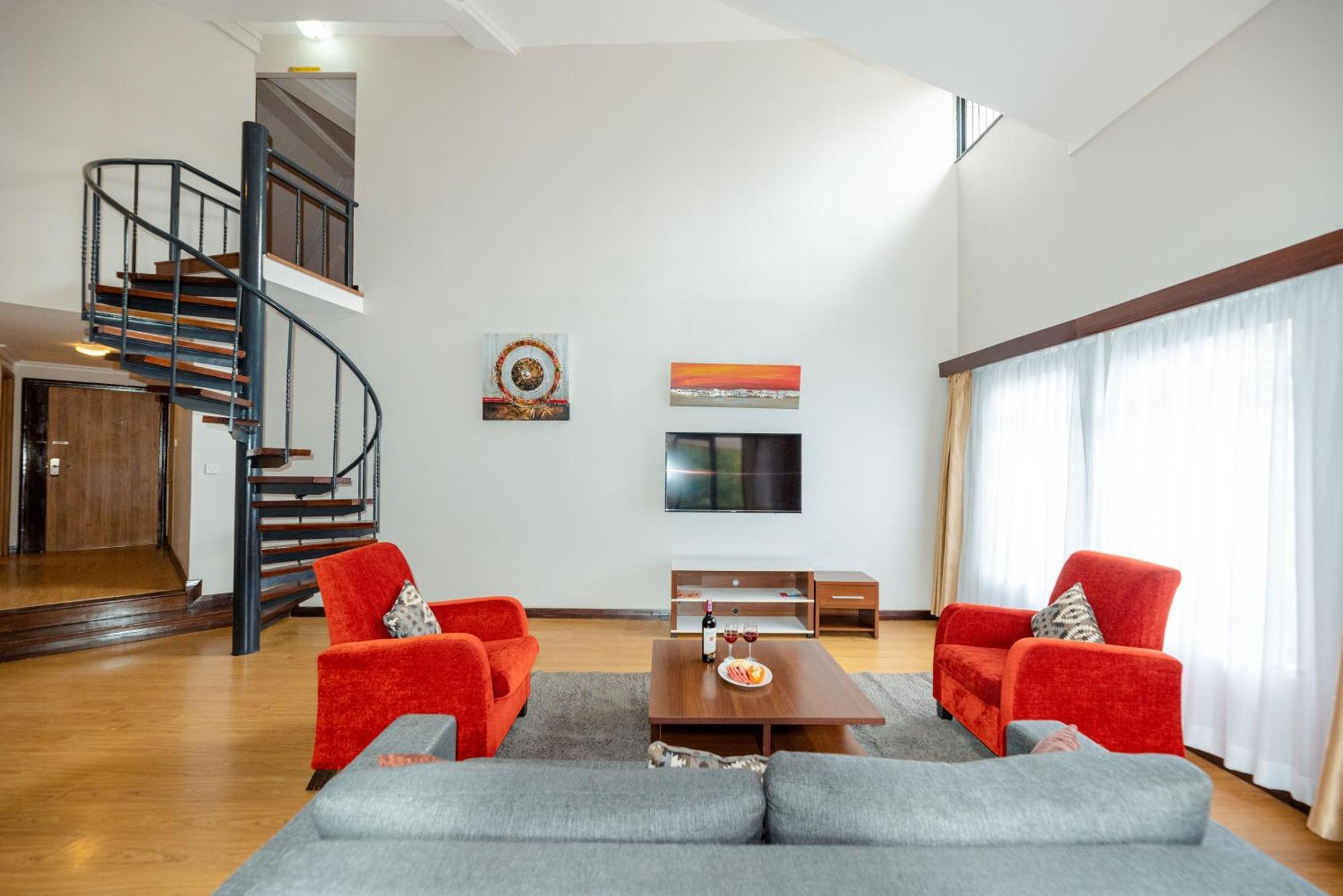Heri Heights Apartments, Surestay Collection By Western Апарт-отель 3*
