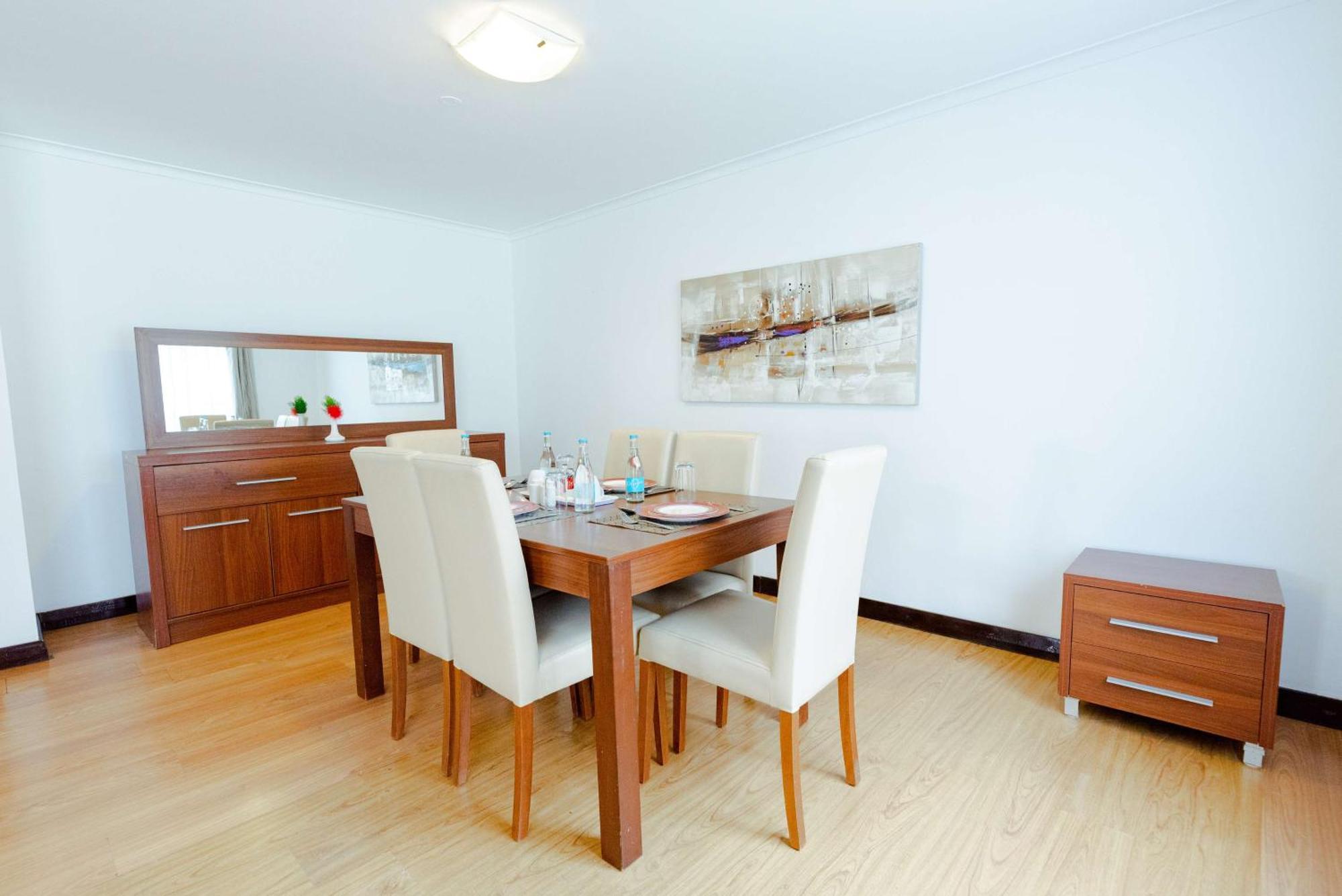 Heri Heights Apartments, Surestay Collection By Western Апарт-отель 3*